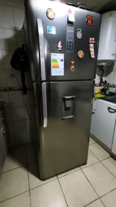 Refrigerador Fensa de acero inoxidable con dispensador - miniatura 1