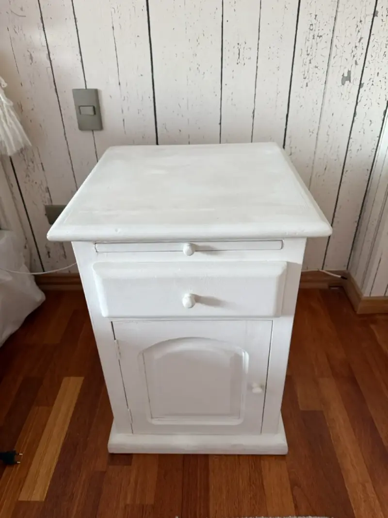 Velador blanco de madera con cajón y puerta - 3