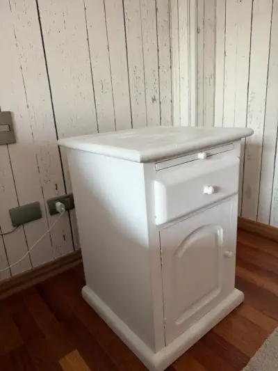 Velador blanco de madera con cajón y puerta - miniatura 5