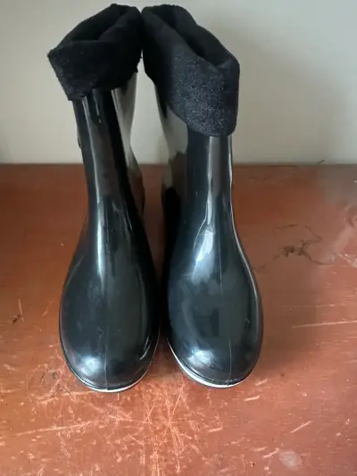 Botas de lluvia negras impermeables - miniatura 1