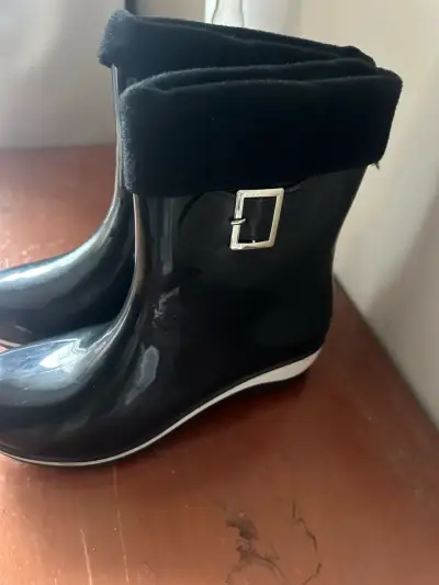Botas de lluvia negras impermeables - miniatura 2