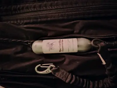 Chaleco airbag negro con botella de CO2 - miniatura 2
