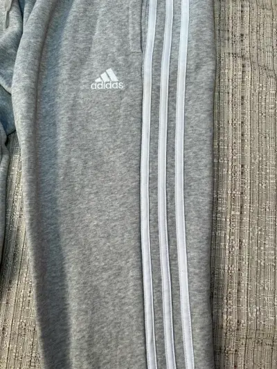 Jogger Adidas Gris - miniatura 3