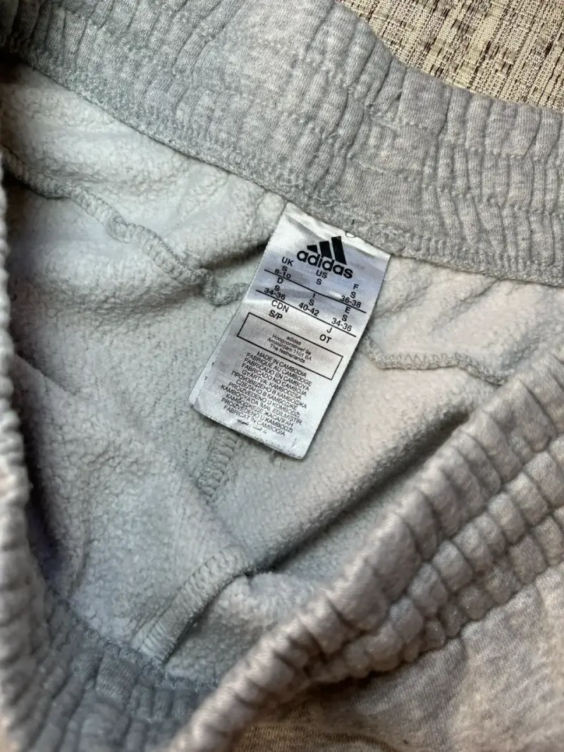 Jogger Adidas Gris - 4