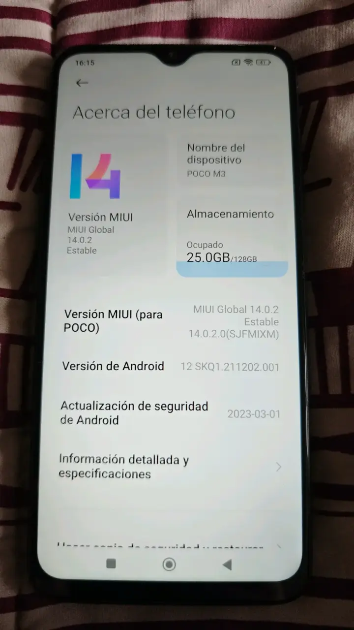 Smartphone POCO M3 con MIUI 14 - 1
