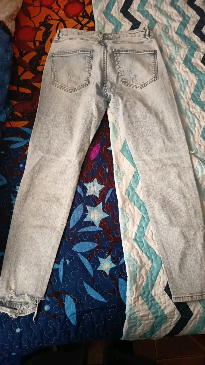 Jeans Zara desgastados de mezclilla clara - 2