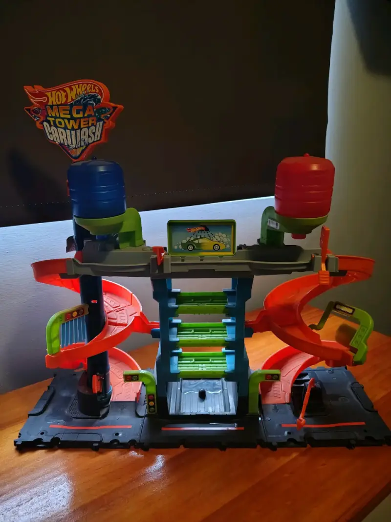 Pista de autos Hot Wheels Mega Tower Carwash - 1