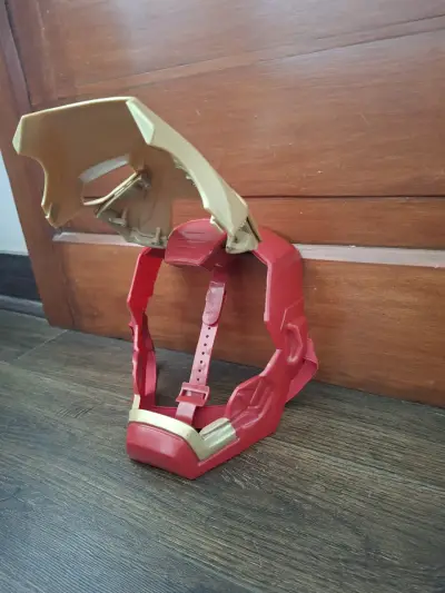 Máscara de Iron Man con sonido para disfraz - miniatura 2