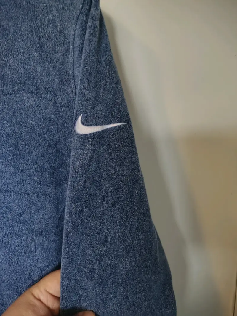 Polerón Nike azul con cuello alto - 4