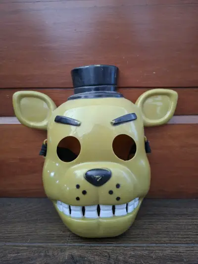 Máscara de personaje animatrónico Golden Freddy - miniatura 1