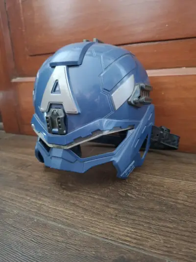 Casco de juguete Capitán América azul - miniatura 1