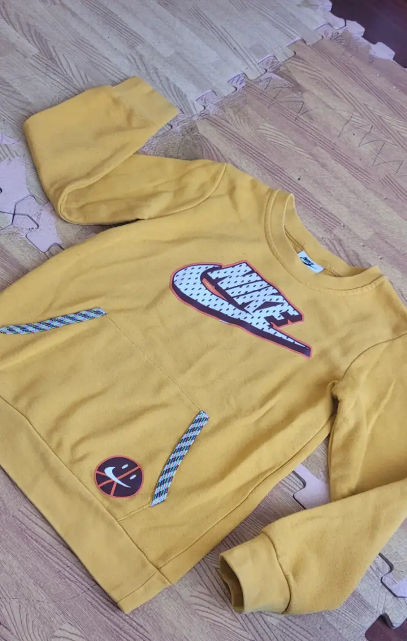 Polerón Nike amarillo para niños 5-6 años - 1