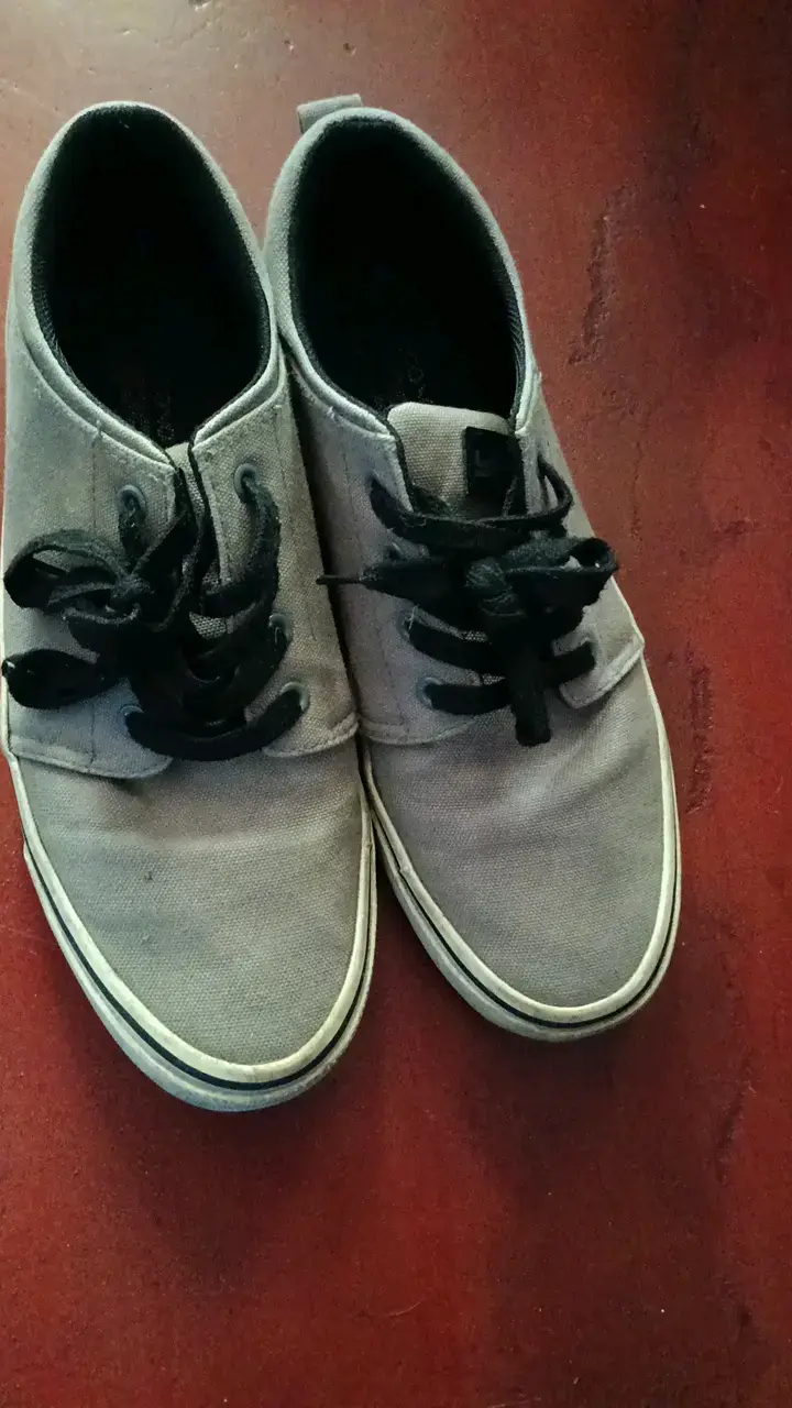 Zapatillas urbanas grises para hombre