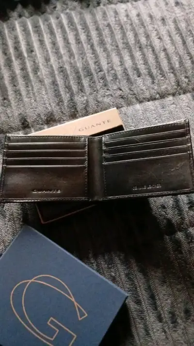 Billetera de cuero con tecnología RFID Guante - miniatura 4