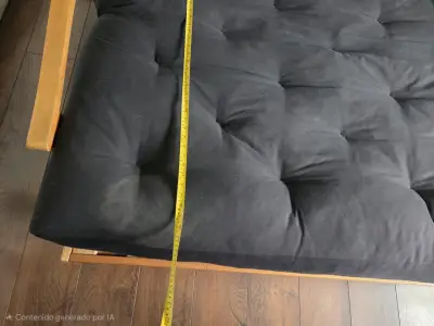 Sofá cama futón de madera y tela negra - miniatura 2