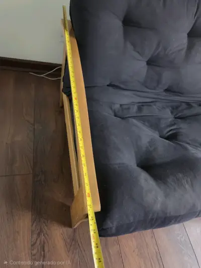 Sofá cama futón de madera y tela negra - miniatura 4