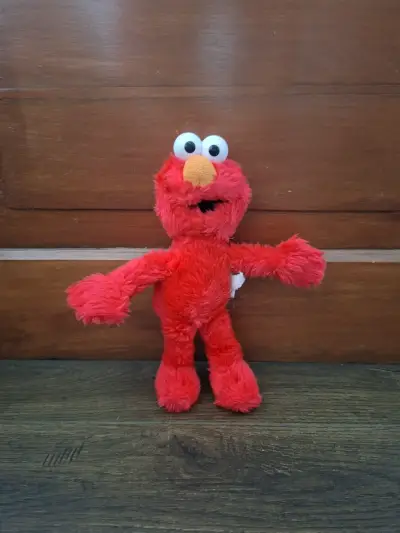 Peluche Elmo de felpa roja - miniatura 3