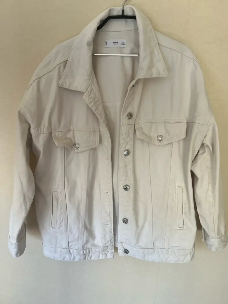 Chaqueta de mezclilla beige MNG