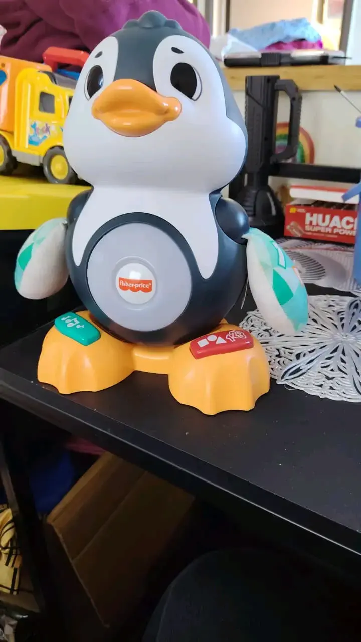 Pingüino interactivo Fisher-Price musical - 1