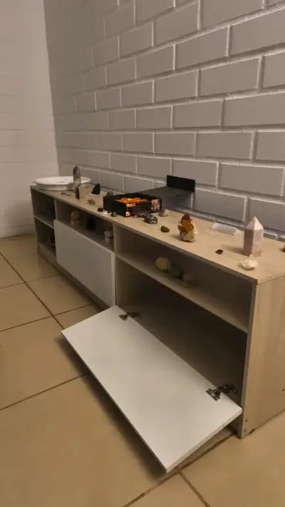 Mueble de TV moderno con estantes - miniatura 2
