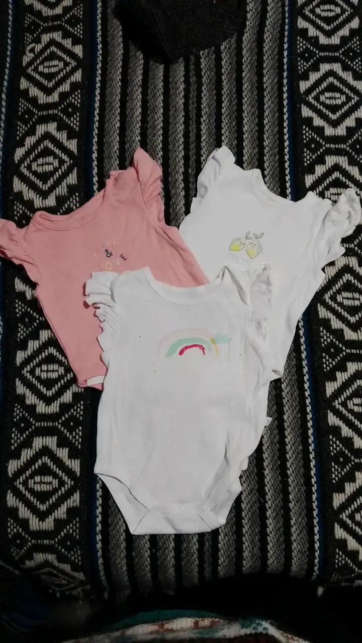 Set de 3 bodys para bebé con estampados talla 0-3