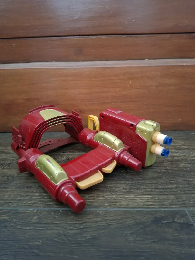Juguete estirable de brazo de Iron Man - 2