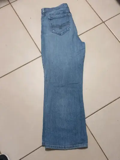 Jeans azul claro para mujer talla mediana - miniatura 2