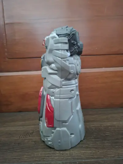 Guantelete de juguete de Iron Man con luces - miniatura 3