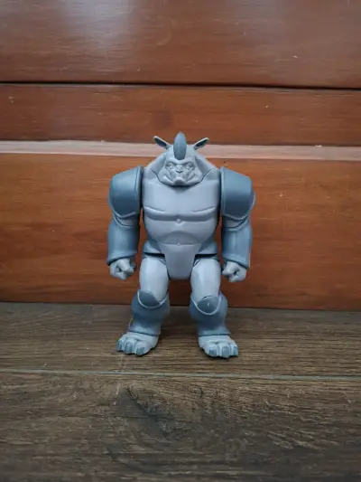 Figura de acción rino gris ultimate spiderman - miniatura 1