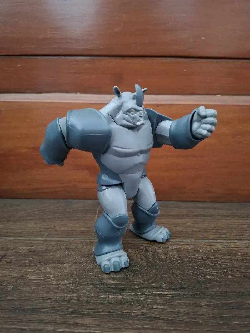Figura de acción rino gris ultimate spiderman - 5