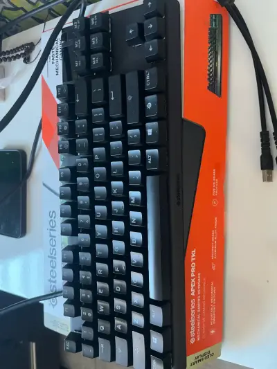 Teclado mecánico SteelSeries Apex Pro TKL - miniatura 1