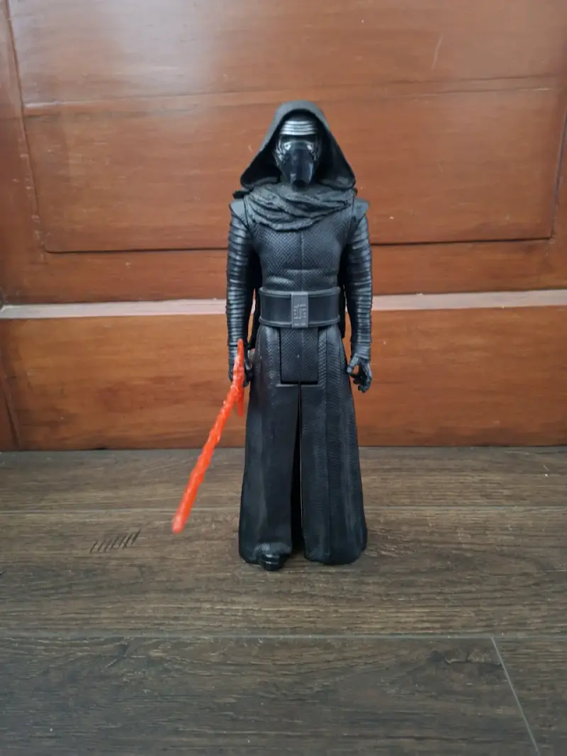 Figura de acción Kylo Ren Star Wars - 1