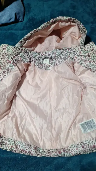 Chaqueta infantil con capucha estampada floral - miniatura 2