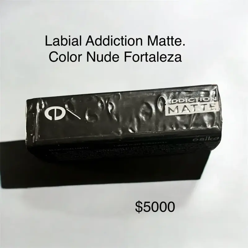 Labial Addiction Matte Nude Fortaleza y rojo - 1