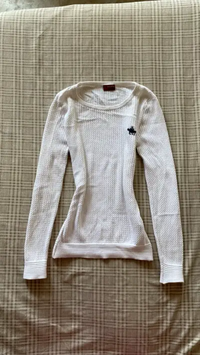 Polera blanca de manga larga con logo - miniatura 1