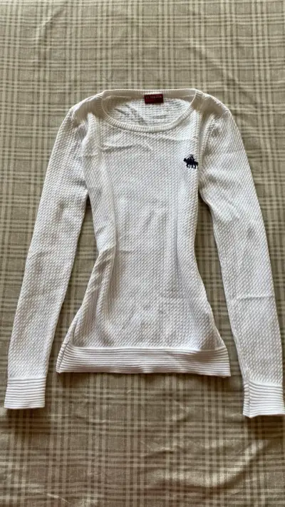 Polera blanca de manga larga con logo - miniatura 2