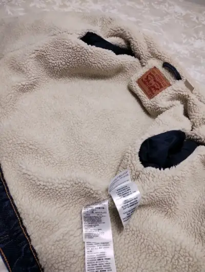 Chaqueta de mezclilla Levi's con chiporro - miniatura 6
