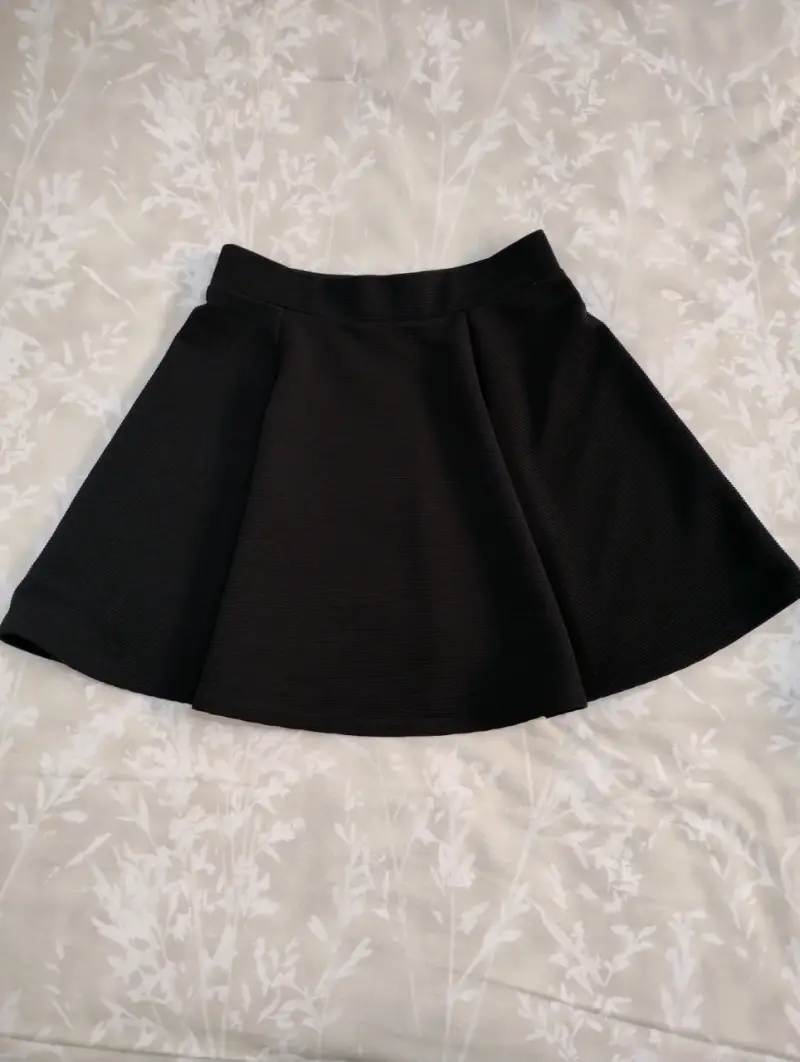 Falda corta negra talla 36/38 - 1