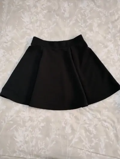 Falda corta negra talla 36/38 - miniatura 1