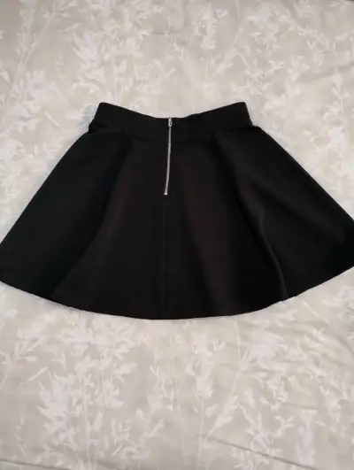Falda corta negra talla 36/38 - miniatura 2