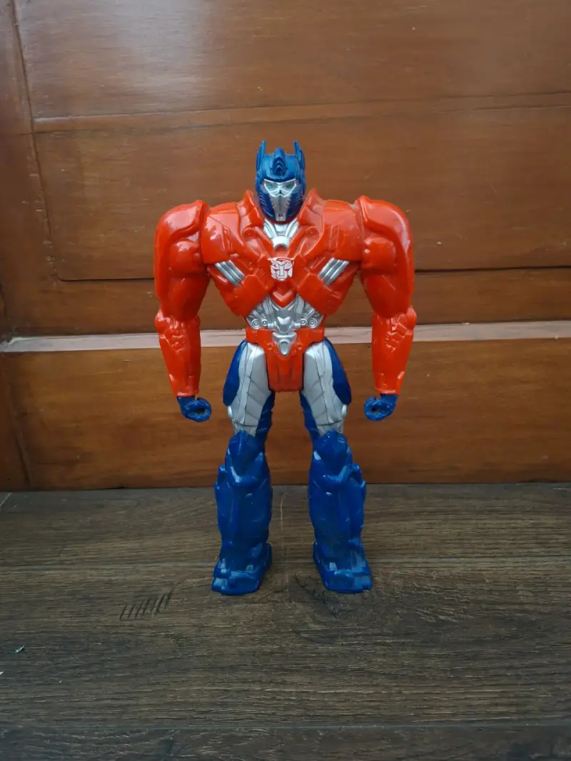 Figura de acción Optimus Prime Transformers - 1