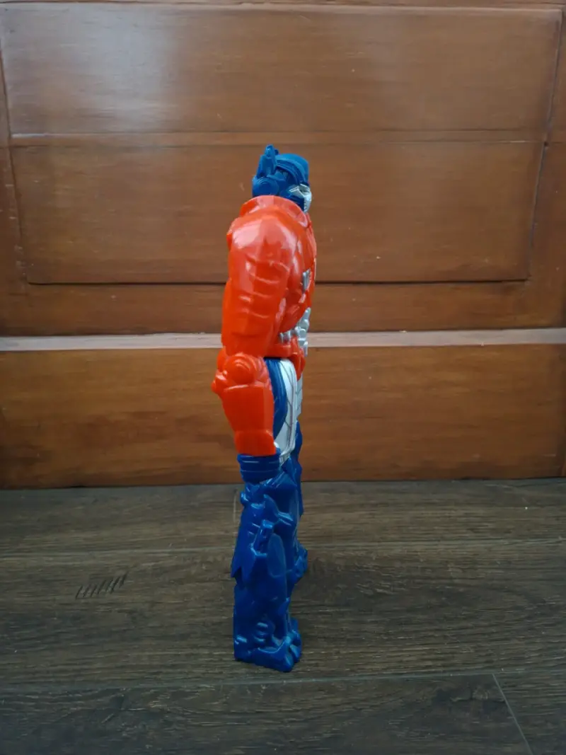 Figura de acción Optimus Prime Transformers - 2