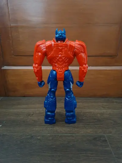 Figura de acción Optimus Prime Transformers - miniatura 3