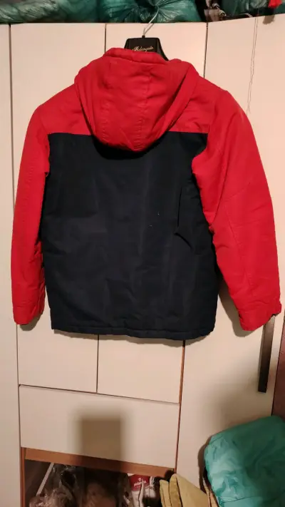 Chaqueta de invierno bicolor para niño - miniatura 2