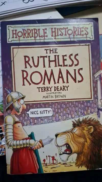 Libro 'The Ruthless Romans' de Horrible Histories - miniatura 1
