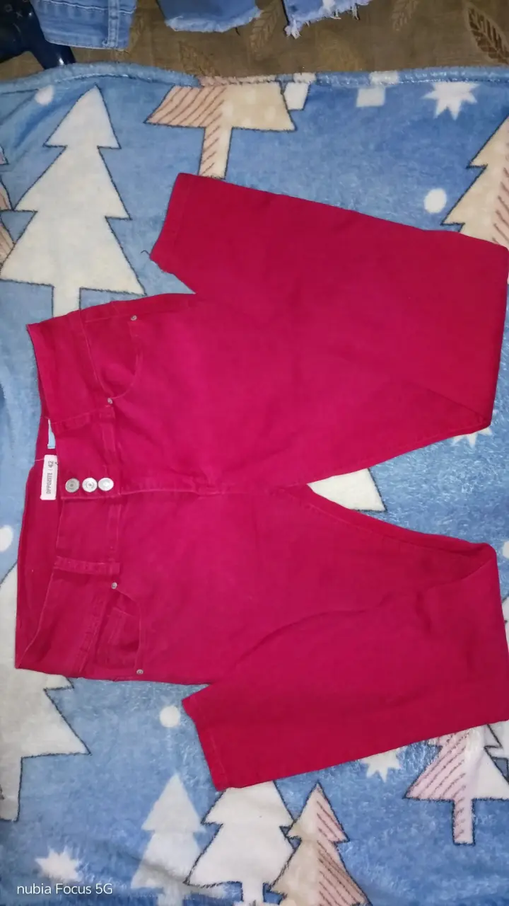 Pantalones rojos para mujer - 1