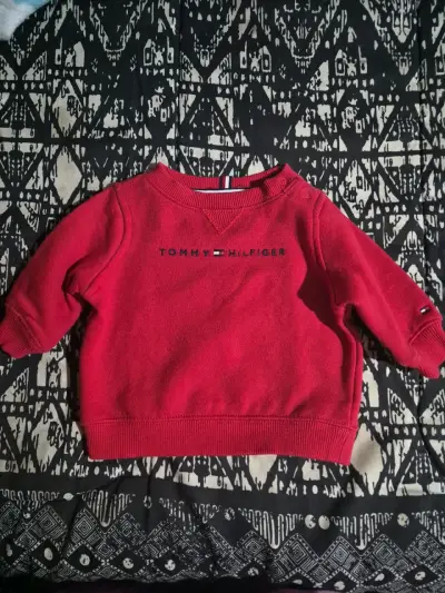 Polerón rojo Tommy Hilfiger para niños - miniatura 2