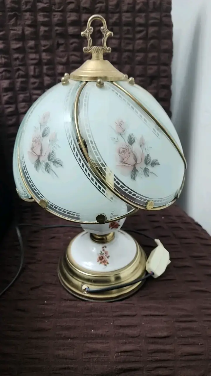 Lámpara de mesa vintage con diseño floral - 4