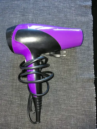 Secador de pelo Remington morado y negro - miniatura 2