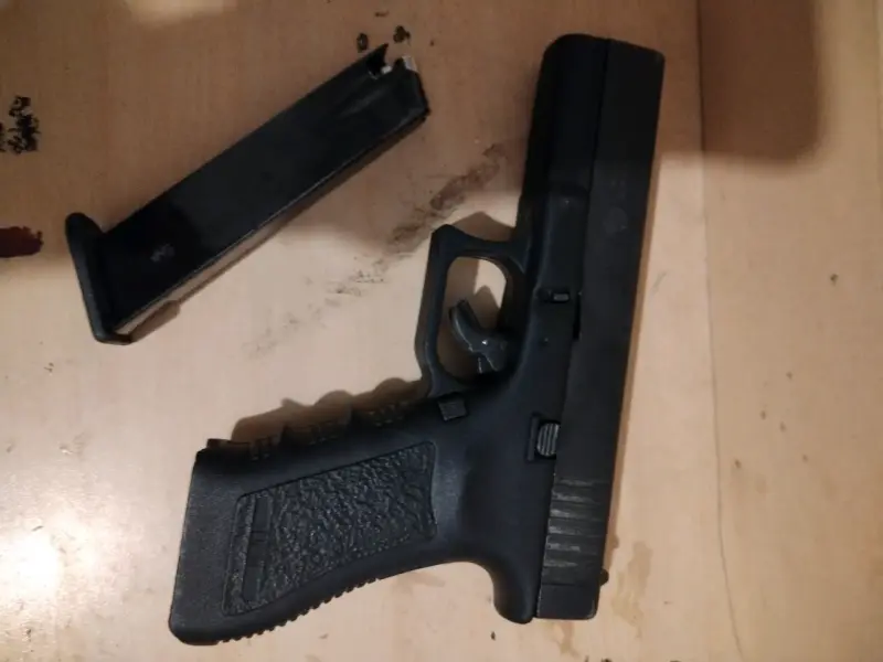Pistola a fogueo 8mm - 1